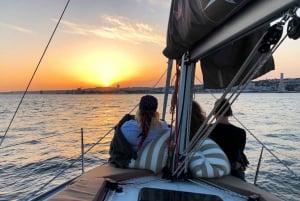 Lissabon - kryssning Tagus River Cruise, morgon, dag, solnedgång eller natt