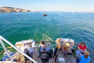 Lisbon: Tagus River Cruise With Brunch