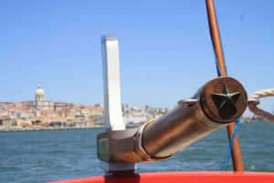Lisbon: Tagus River Express Cruise in a Traditional Vessel
