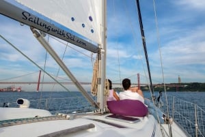 Lisbon: Tagus River Sunset Cruise with Drinks