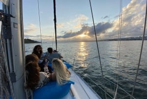 Lisbon: Tagus River Sunset Cruise with Drinks