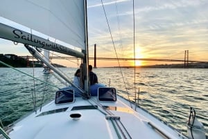 Lisbon: Tagus River Sunset Cruise with Drinks