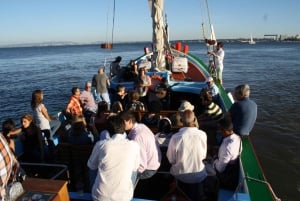 Lisbon: Tagus River Sunset Cruise in a Traditional Vessel