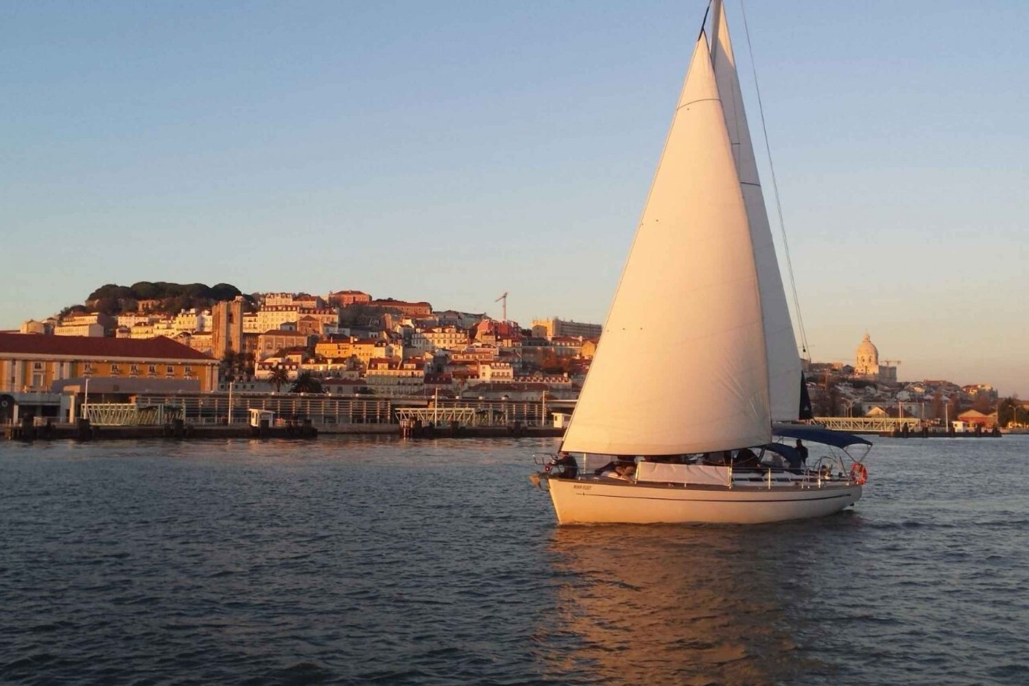 Lisbon-Sunset-Cruise-Sail-Along-the-Tagus-River