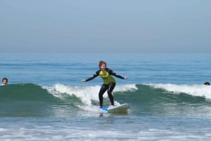 Lisbon: The Surf Instructor - surf lessons with transfer