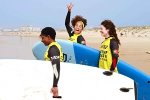 Lisbon: The Surf Instructor - surf lessons with transfer