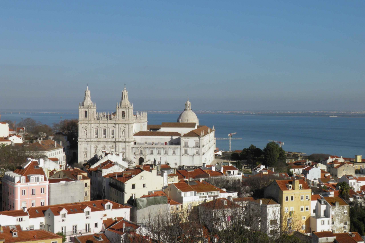 Lisbon: Tower of Saint George’s Castle Church Ticket & Drink