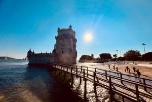 Lisbon: Tuk Tuk Private Tour With Free Polaroid Photos