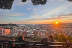 Lisbon: Tuk Tuk with hotel pick up and the best of old city