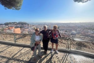 Lisbon: Tuk Tuk with hotel pick up and the best of old city
