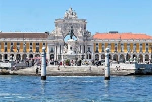 Lisbon Tuktuk sightseeing city tour (Old town/Alfama)