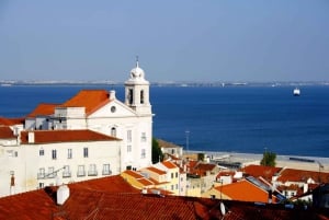 Paseo por Lisboa: casco antiguo, murallas ocultas y vistas impresionantes