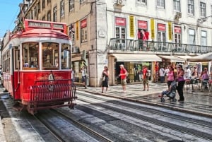 Lisbon's historic old town in a tuk-tuk in German