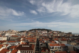 LISBON GRAND EXPERIENCE Tuktuk Tour in German