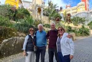 Excursion d'une journée magique : Palais de Pena, Sintra, CaboDa Roca et Cascais