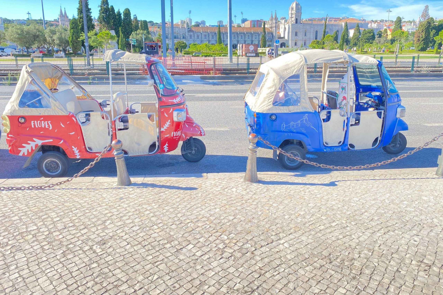 Lisbon: Sightseeing Tour by Tuk-tuk or Van