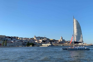 Lissabon: Henkilökohtainen katamaraani jopa 18 hengelle.