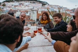 Lisbon: Evening Food & Wine Tour in Bairro Alto