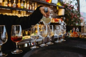 Lisbon: Evening Food & Wine Tour in Bairro Alto