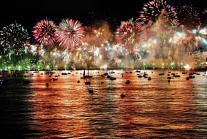 Nochevieja en un catamarán VIP en Lisboa con fuegos artificiales