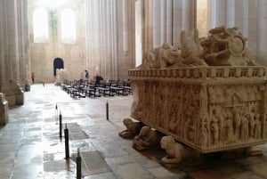 Private tour to Obidos, Nazare, Alcobaça and Mafra Full Day