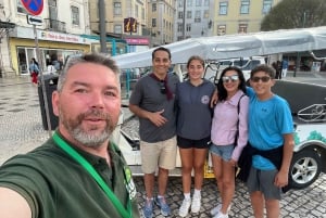 Lisbon: Private Tuk Tuk Tour