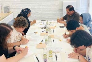 Mal din flise, og skab dit unikke værk i et kunstgalleri i Lissabon