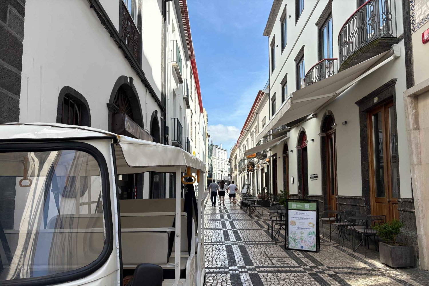 Ponta Delgada: tour privado de la ciudad en tuk tuk eléctrico