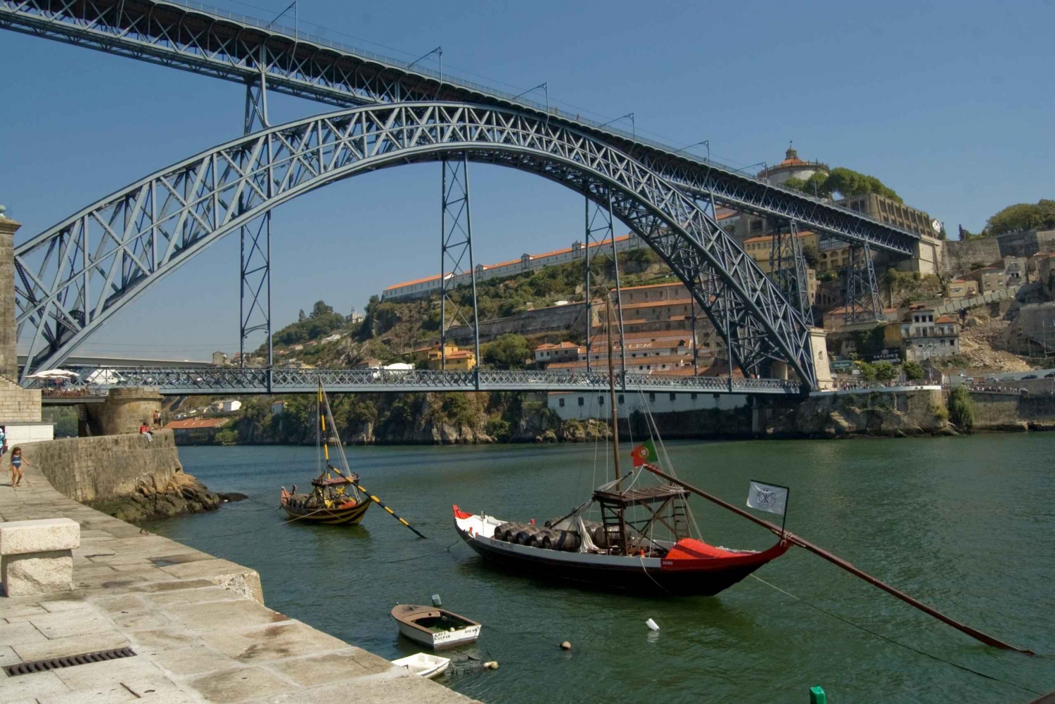 Porto to Lisbon Transfer with Tour Enroute