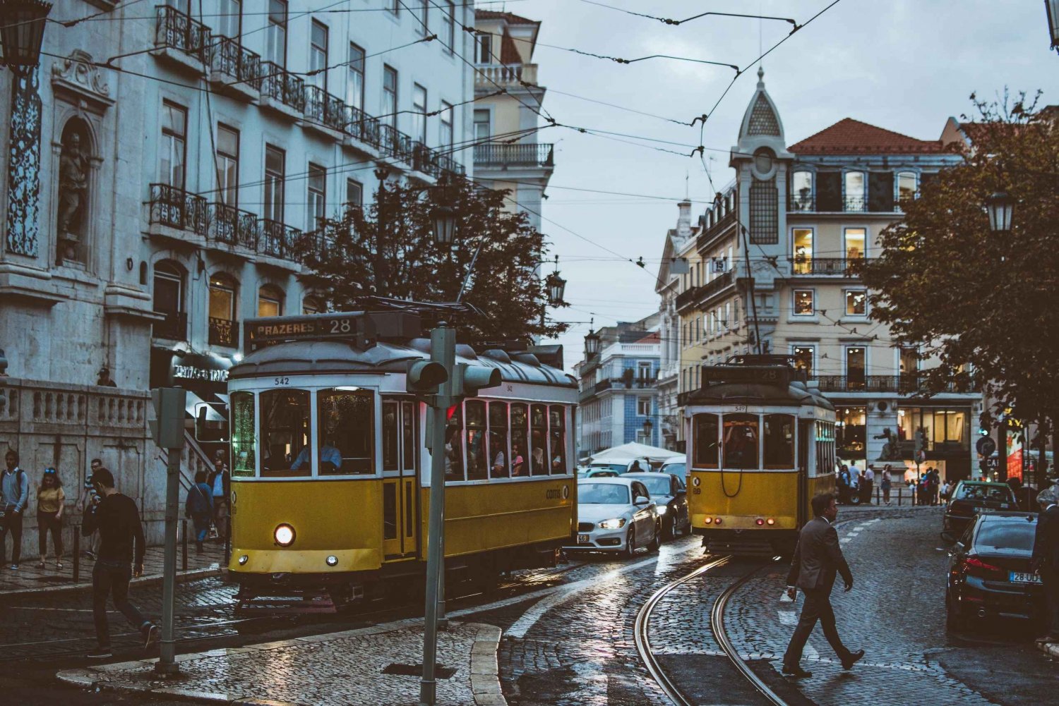 Tour di Lisbona con guida locale. Auto privata + tour a piedi