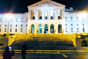 Tour privato serale, spettacolo di Fado autentico e cena portoghese