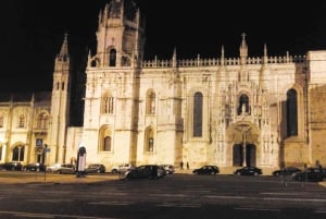 Tour privato serale, spettacolo di Fado autentico e cena portoghese