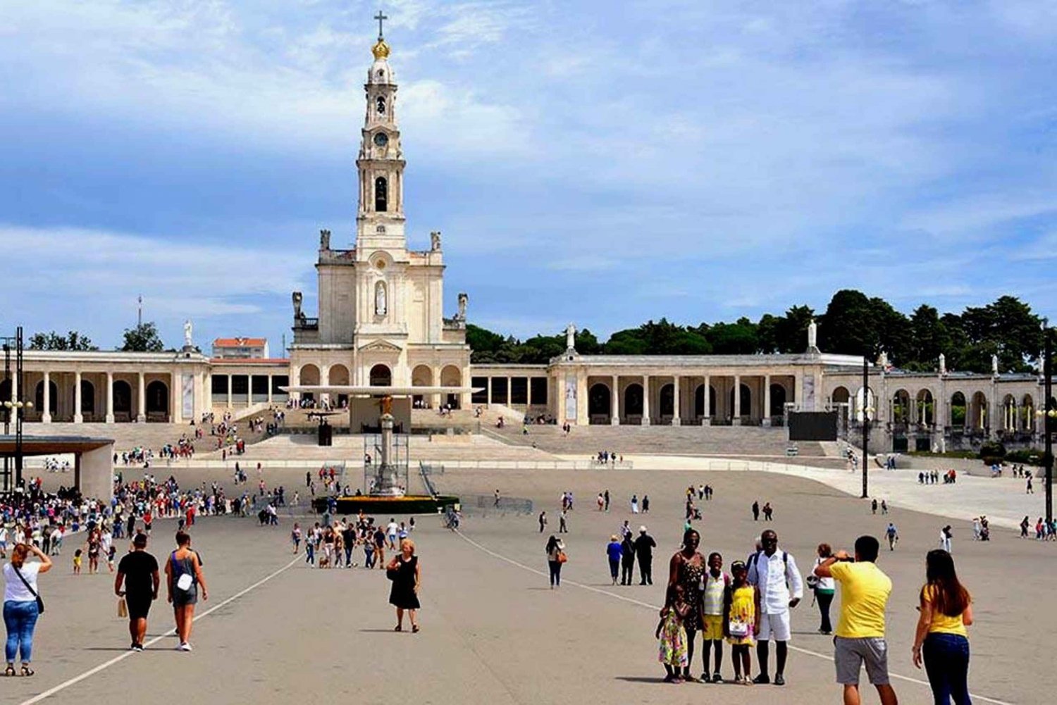 Tour privato da Lisbona: Fátima, Batalha, Óbidos e Nazare.