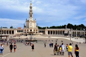 Tour privato da Lisbona: Fátima, Batalha, Óbidos e Nazare.