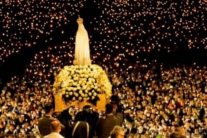 Tour privato da Lisbona: Fátima, Batalha, Óbidos e Nazare.