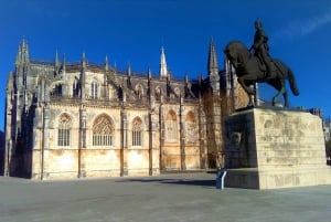 Tour privato da Lisbona: Fátima, Batalha, Óbidos e Nazare.