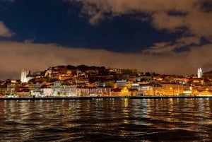 Lisboa: Cruzeiro de Ano Novo com DJ e fogo de artifício