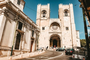 Ride the Stories of Lisbon – Tuk Tuk Experience