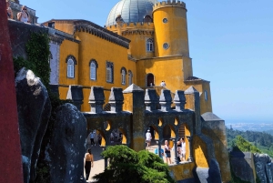 Sintra Private Tour w/Picnic: Pena Park & Qta da Regaleira