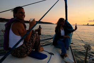 Lissabon: Segling i solnedgången med drycker och snacks