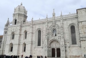 Lisbon: Historical Walking Tour with Jeronimos Monastery