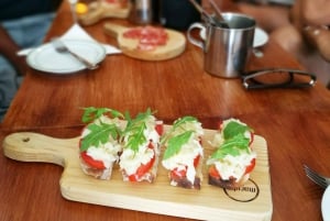 Treasures of Lisboa : Alfama Food Tour with 18 Tastings