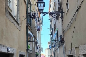 Treasures of Lisboa : Alfama Food Tour with 18 Tastings