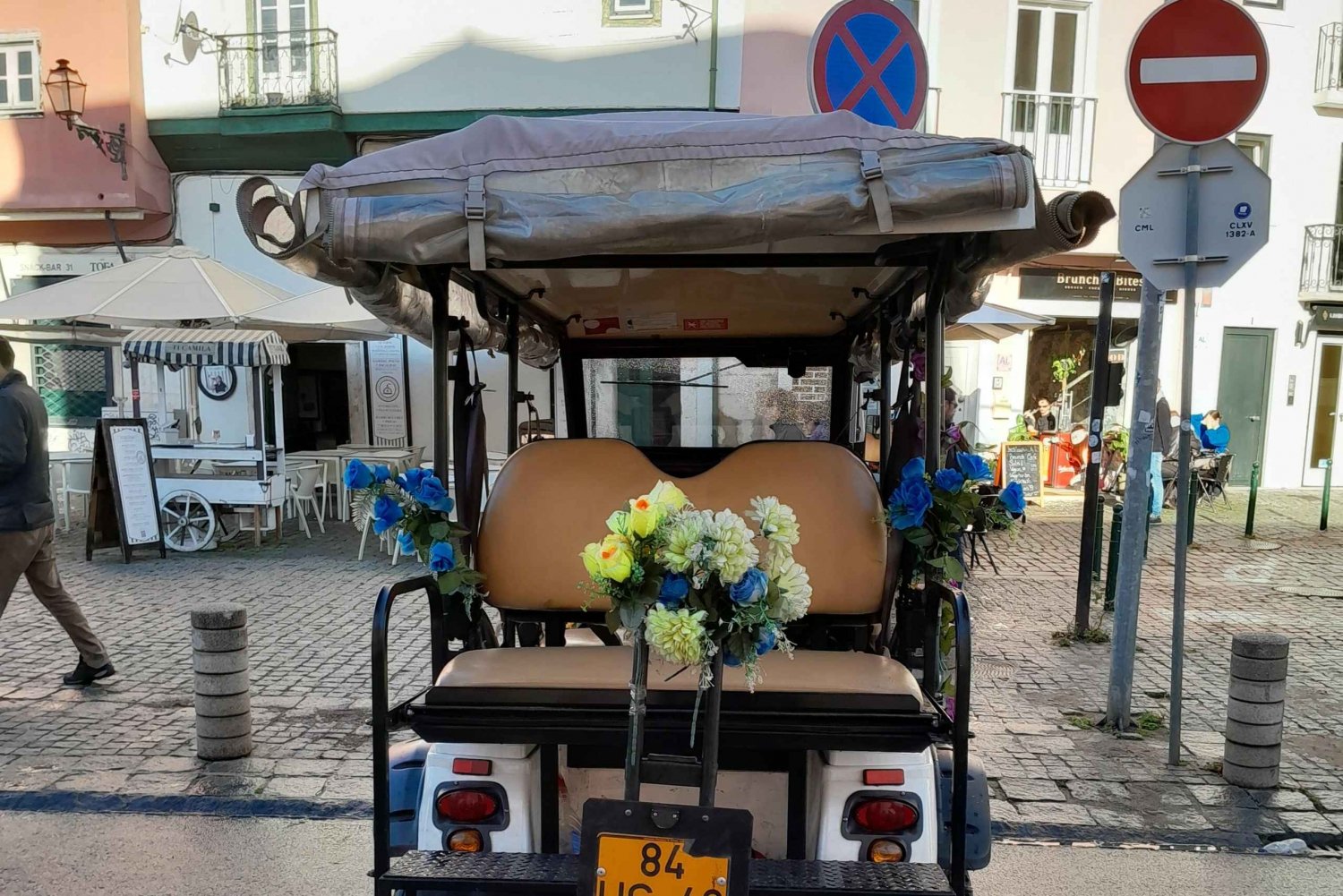 Lisbon: Private City Tour by Eco-friendly Tuk Tuk