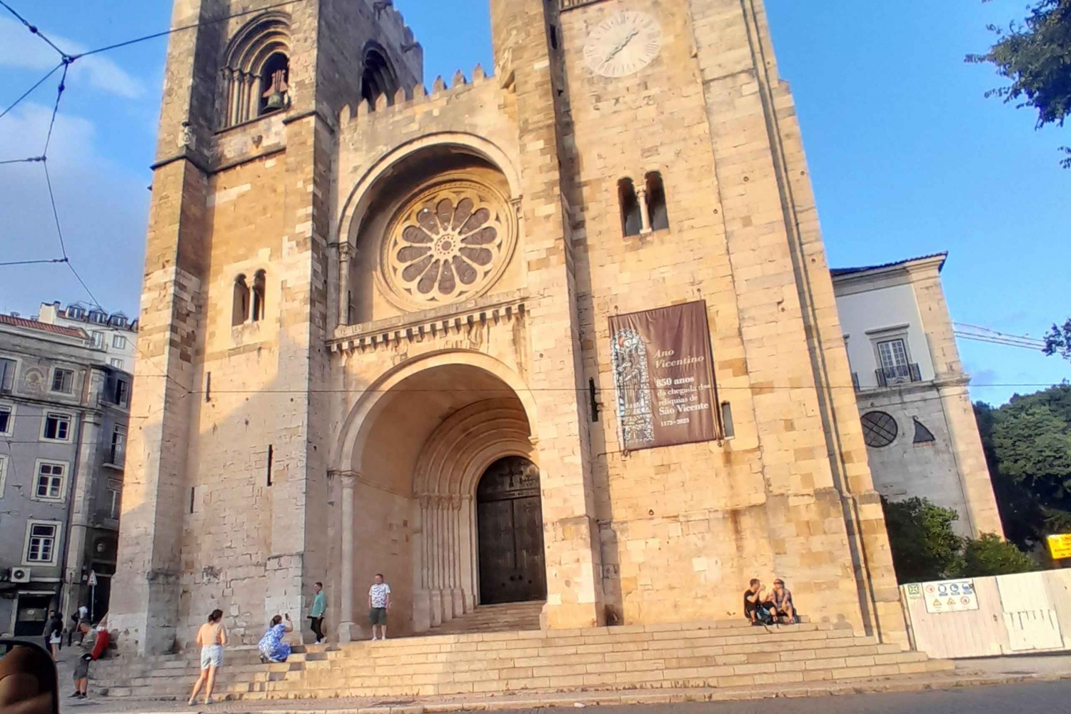 Lisbon: Private City Tour by Eco-friendly Tuk Tuk