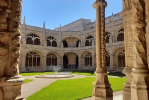 Lisbon: Belem Walking Tour with Jeronimos Monastery Entry