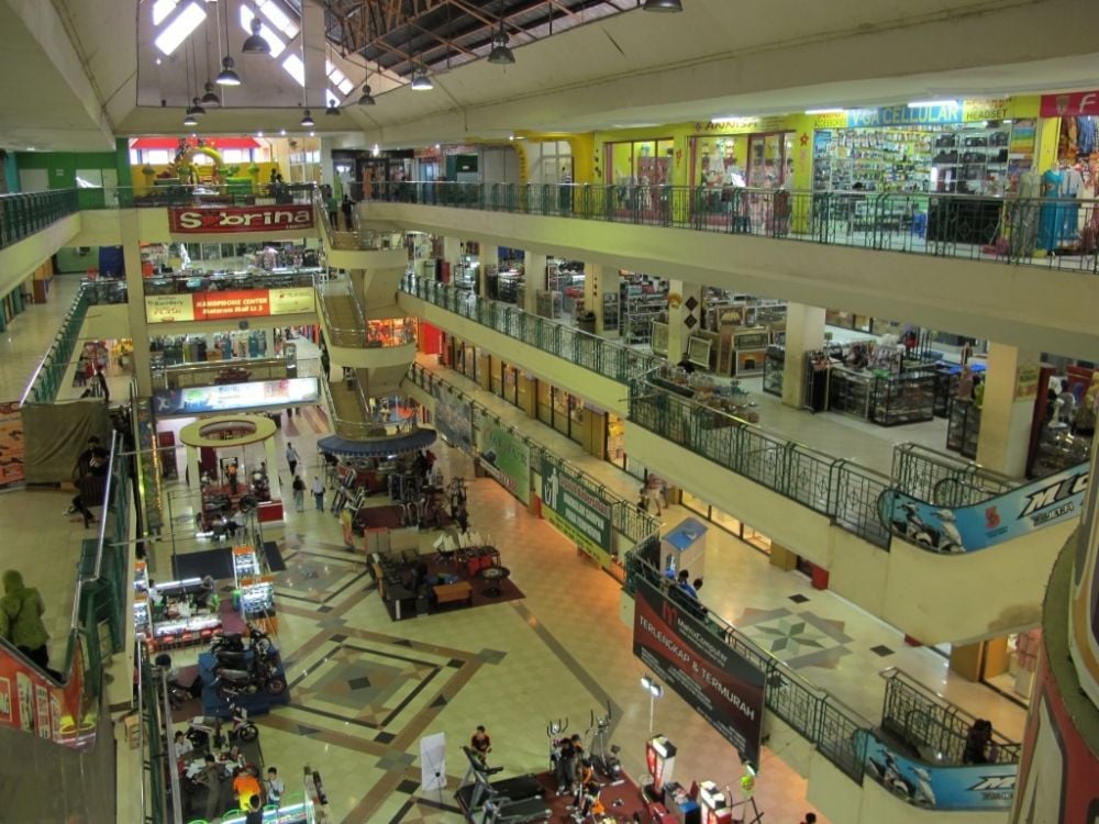 Mataram Mall 1 - Four floors of shops