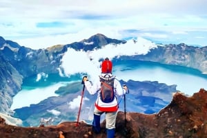 2 dagar 1 kvällstur till toppen av Mount Rinjani tillsammans med en gruppresa