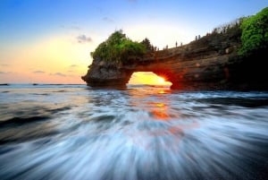 Amazing Tanah Lot Sunset - Kecak Fire Dance - Dinner