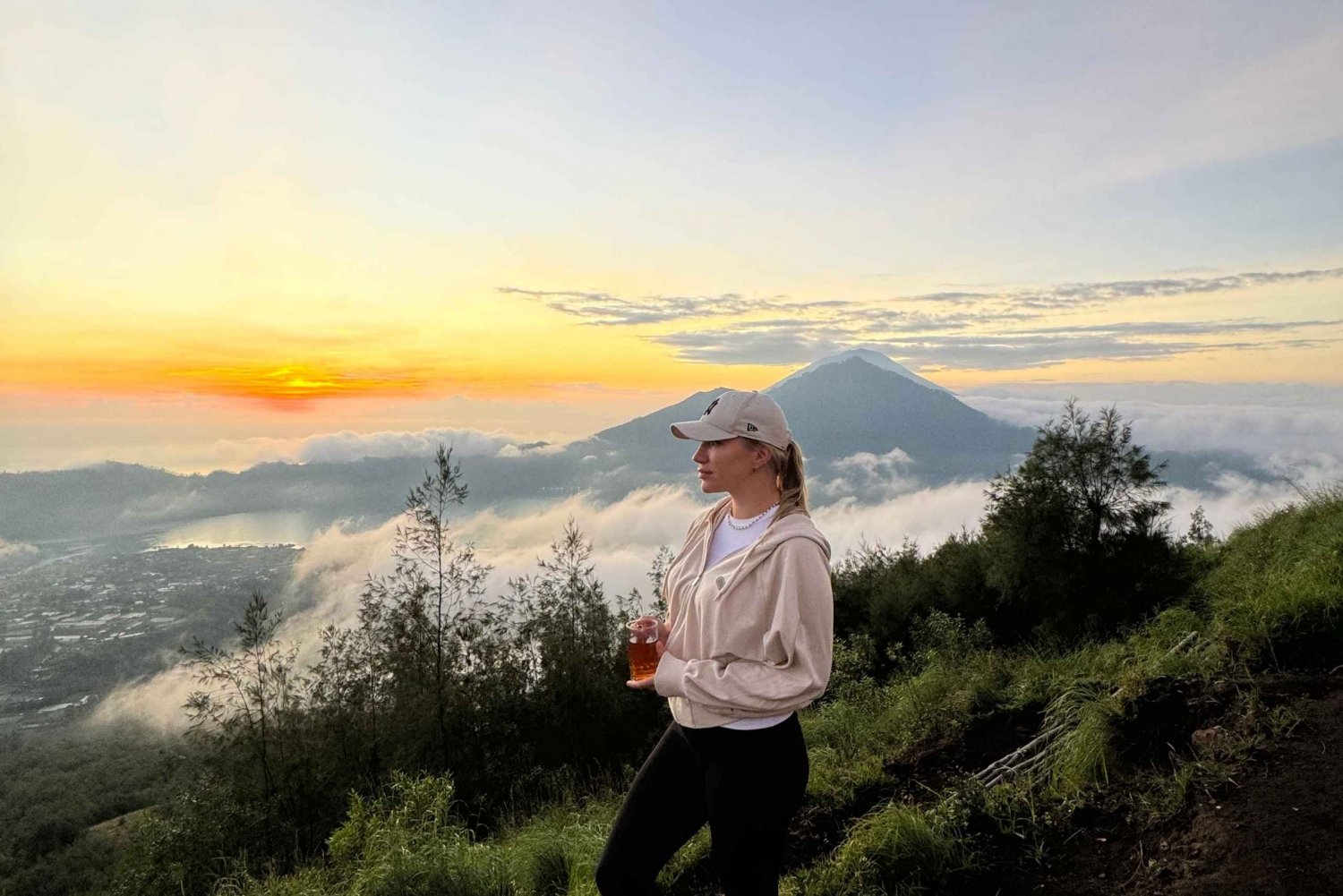 viagem ao monte batur em bali com café da manhã e serviço de busca no hotel